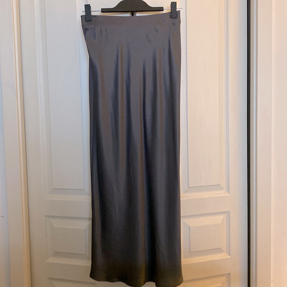 Zara satin effect skirt, dark grey, NWT